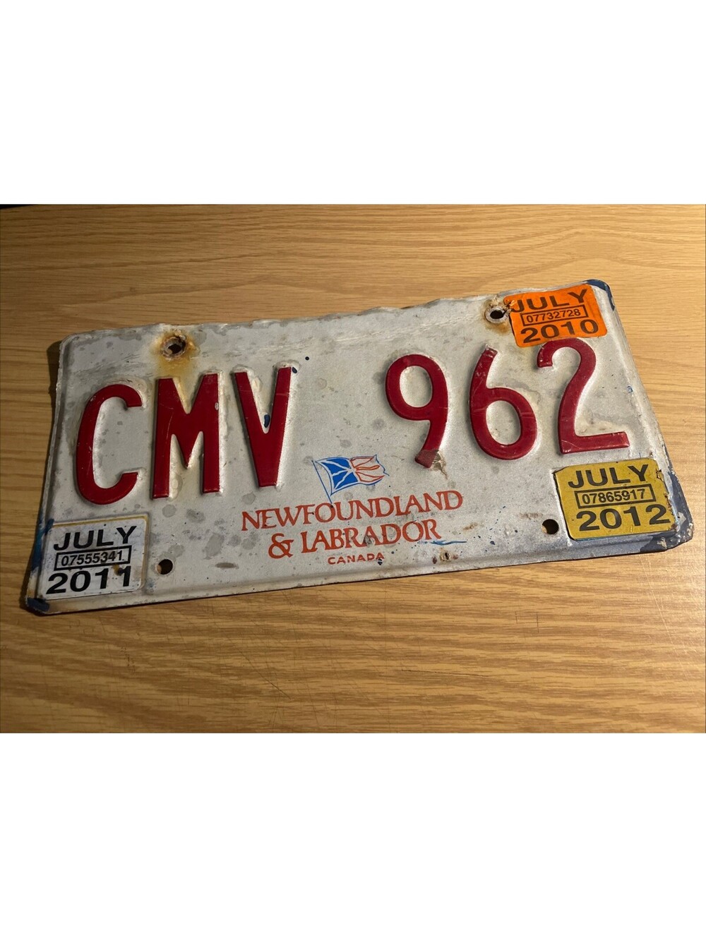 Newfoundland License Plate Labrador Canada Expired CMV 962 2010 2011 2012 Flag